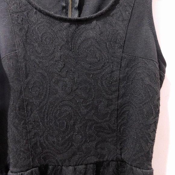 Black Jersey Lace Patterned Dress - Picture 3 of 6
